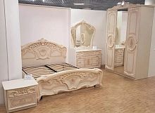 Спальня с 3-дверным шкафом Роза (беж глянец)